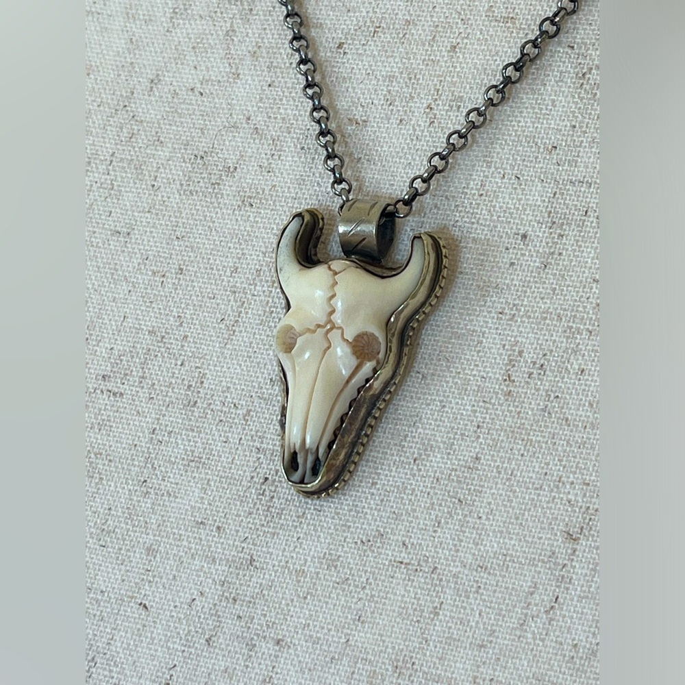 Bison Skull pendant carved bone & silver necklace hand made - Picture 3 of 9